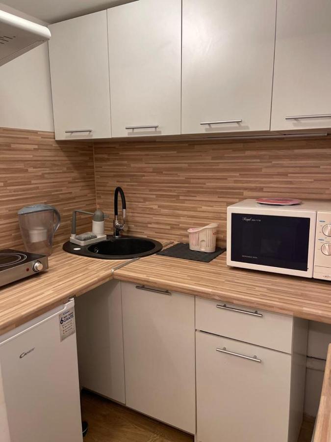 Maly Apartament Z Kuchnia I Lazienka Appartement Szczecin Buitenkant foto