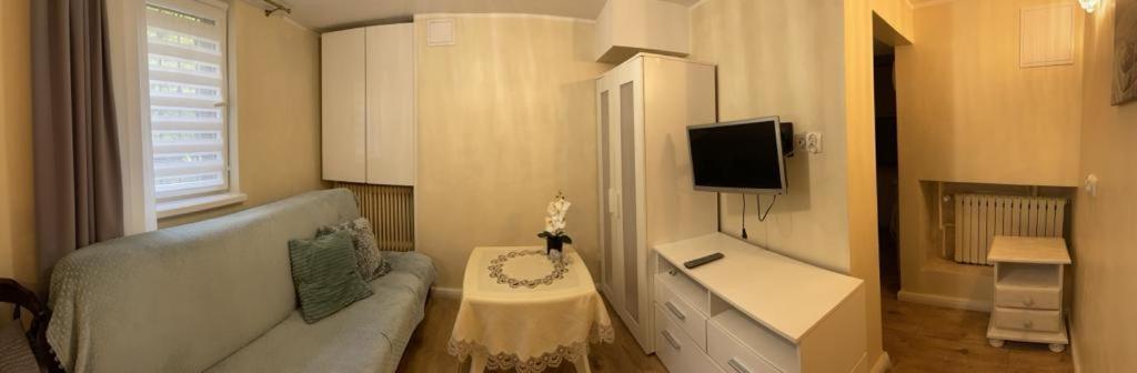 Maly Apartament Z Kuchnia I Lazienka Appartement Szczecin Buitenkant foto