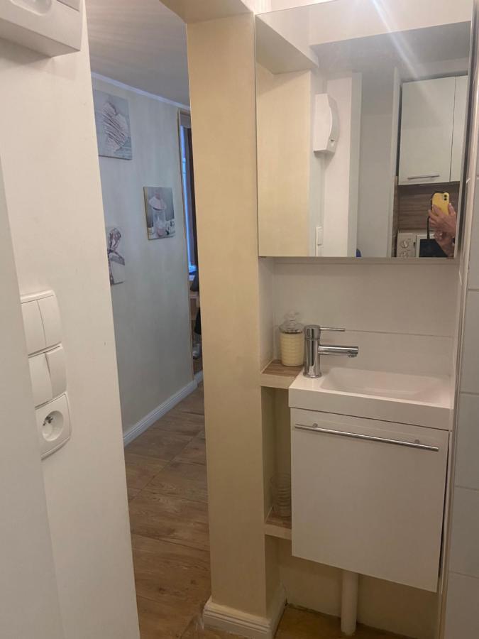 Maly Apartament Z Kuchnia I Lazienka Appartement Szczecin Buitenkant foto