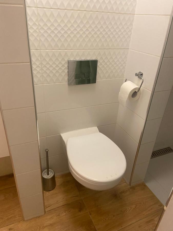 Maly Apartament Z Kuchnia I Lazienka Appartement Szczecin Buitenkant foto