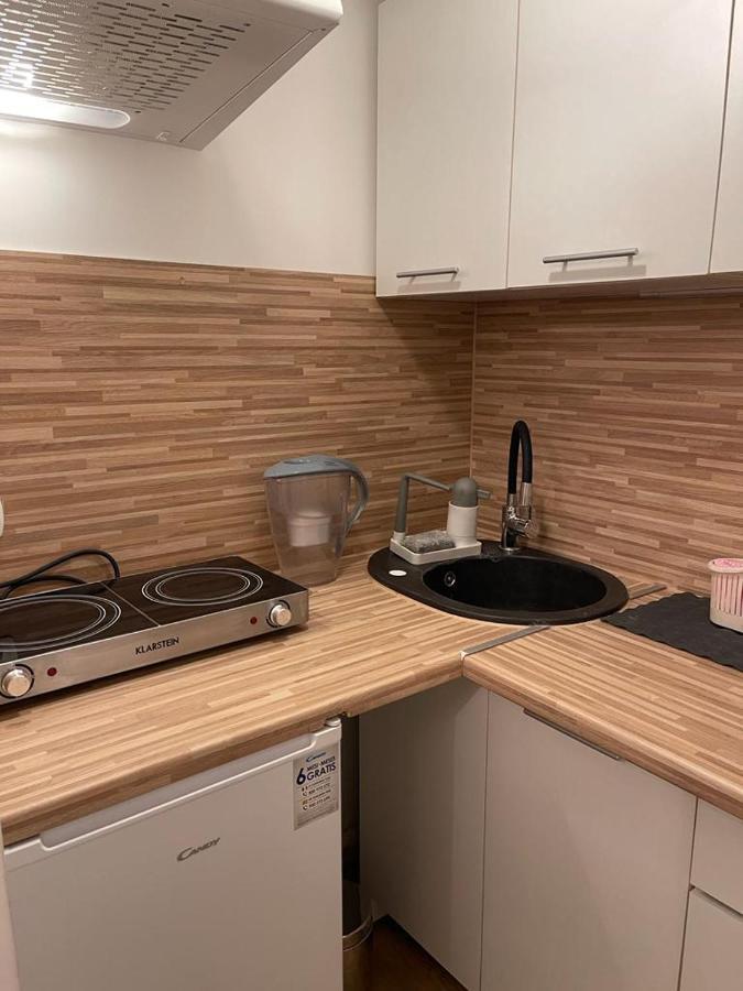 Maly Apartament Z Kuchnia I Lazienka Appartement Szczecin Buitenkant foto