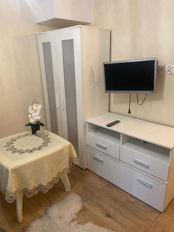 Maly Apartament Z Kuchnia I Lazienka Appartement Szczecin Buitenkant foto